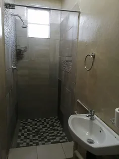 1 Bedroom Bachelor Apartment in Herlear