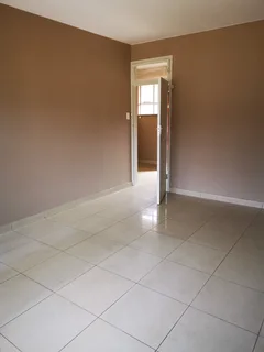 Montclair -  Spacious Flat To Let