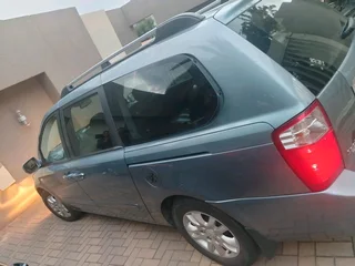 Kia Sedona 2008 8 seater