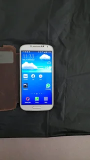 Samsung S4 galaxy (GT-19500). R750 negotiable