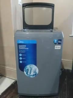 Excellent Condition: Midea 10.5kg Top Loader Washing Machine (MA200W105/G)