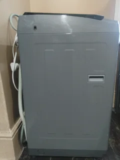 Excellent Condition: Midea 10.5kg Top Loader Washing Machine (MA200W105/G)