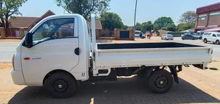 Bakkie Hire/ Furniture Removals/ Van Hire