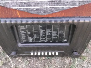 Vintage radio not tested