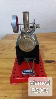 4 steamengins and accessories