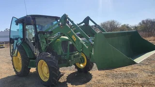 2018 JOHN DEERE 5075E 4WD CAB TRACTOR WITH JOHN DEERE H240C FRONT LOADER ATTACHED