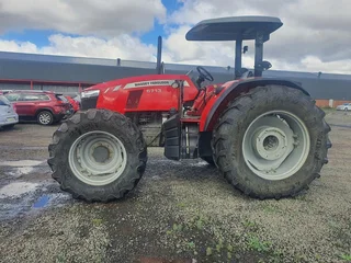 2020 MASSEY FERGUSON 6713SPS 4WD TRACTOR