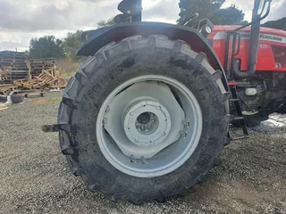 2020 MASSEY FERGUSON 6713SPS 4WD TRACTOR