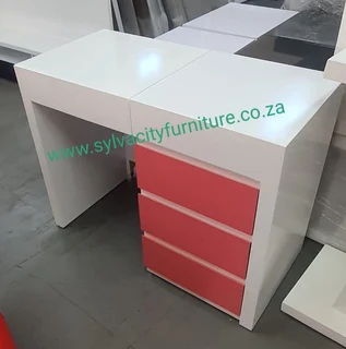 Elegant Dressers/Dressing Tables