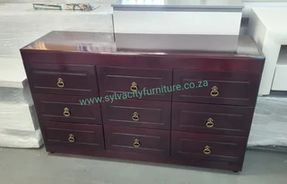 Beautiful Quality Chest of drawers