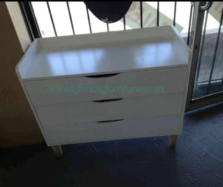 Chic Chest of Drawers