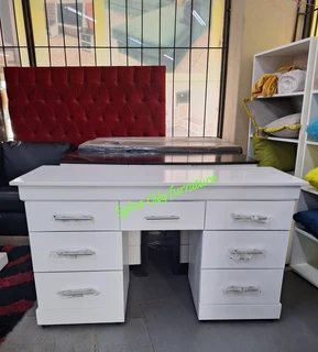 Modern Dressing Tables/Dressers