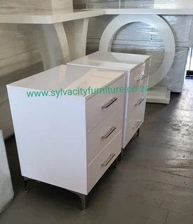 Quality Side Tables/Pedestals