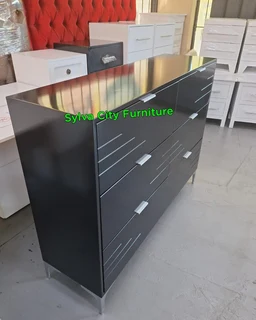 Chic Quality Chest of drawers