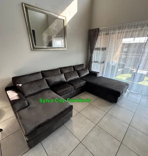 Chic L-Shaped Couches/Sofas