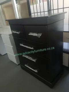 Beautiful chest of drawers