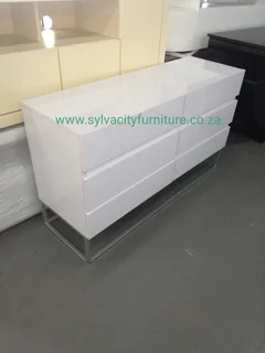 Chic Quality Chest of drawers