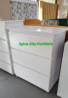 From modern sleek to timeless classics – the perfect chest of drawers for your space