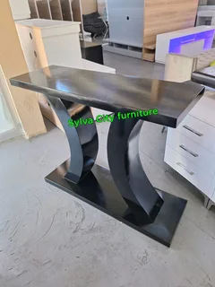 From entryways to living rooms – the perfect console table awaits you.