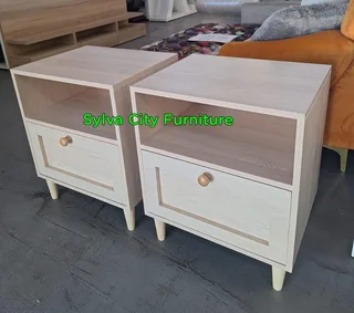 Stylish storage at your bedside – modern pedestals that fit your space.