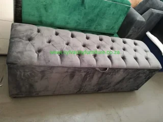 “Declutter without compromise – discover our modern blanket boxes