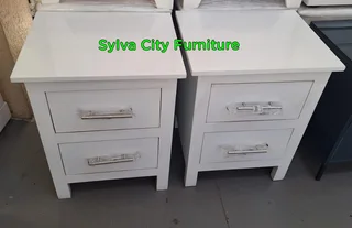 Stylish storage at your bedside – modern pedestals that fit your space.