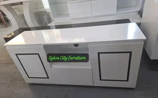 From sleek minimal to bold statement – find your ideal TV stand with us