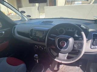 2014 Fiat 500 L Hatchback