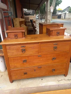 Antique - Ad posted by Ivy Senne