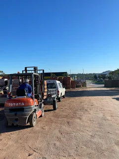 Bakkie for hire 063 049 0104