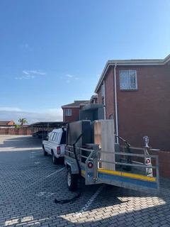 Bakkie for hire 063 049 0104