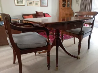 VINTAGE DROP LEAF TABLE - MAHOGANY