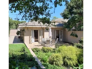 Stunning and spacious fully furnished garden cottage