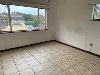 Sharing apartmrent in scottsville