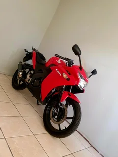 2017 Honda Cbr 125 R Only 13000 Kms