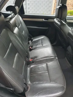 KIA SORENTO 2.2 CRDI AUTOMATIC FULL SERVICE HISTORY AND SPARE KEYS