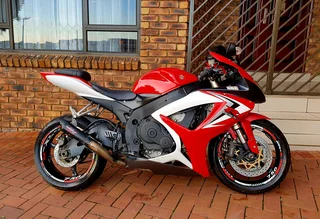 SUZUKI GSX-R 750 WITH 37000 KMS