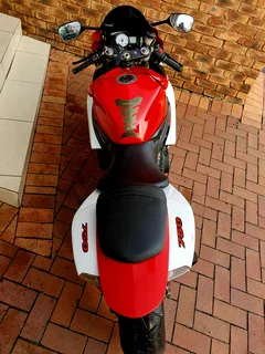 SUZUKI GSX-R 750 WITH 37000 KMS
