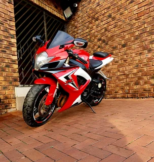 2007 SUZUKI GSX-R 750 K7