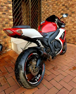 2007 SUZUKI GSX-R 750 K7