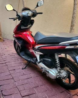 HONDA AIRBLADE SCOOTER AUTOMATIC