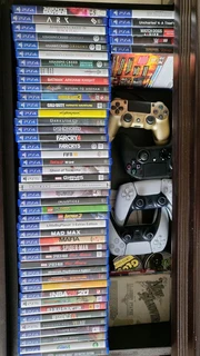 Ps4 pro 1 terabyte includes headphones and x2 controllers and games and also charging station