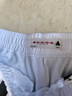 Black pyramid clothing size large.