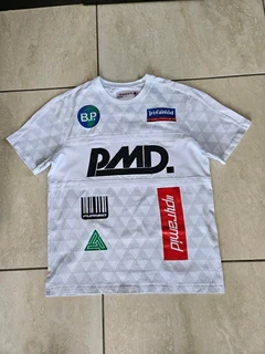 Black pyramid clothing size large.