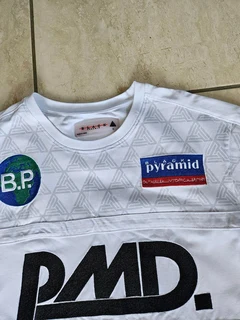 Black pyramid clothing size large.