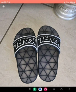 Karl Lagerfeld slides size 4