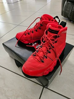 Jordan retro 9 Chilli red sneakers size 8