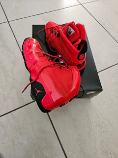 Jordan retro 9 Chilli red sneakers size 8