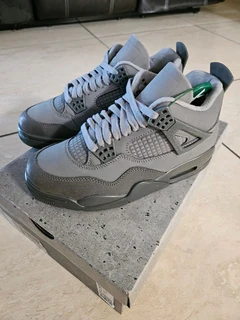Jordan retro 4 Cement size 4