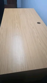 Desk and a office chair